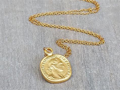 Disc Necklace Gold Coin Necklace Coin Jewelry Delicate Etsy Israel