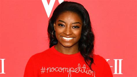 Simone Biles Wears Extra-Long Braids to Go Instagram Official With ...