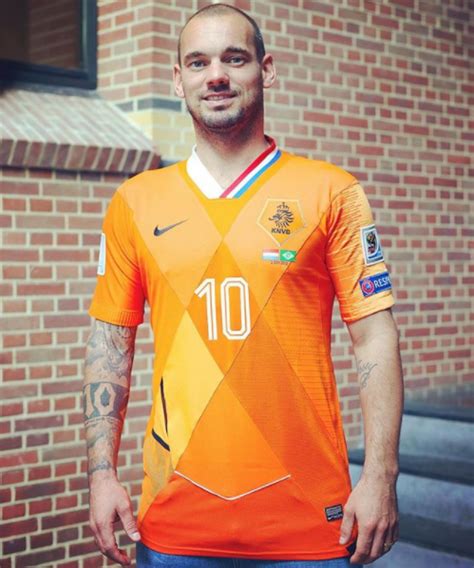 Wesley Sneijder Given Stunning Holland Kit Featuring A Piece Of Every