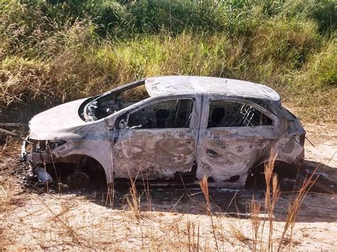 Carro de motorista de aplicativo de Barra Mansa assassinado é