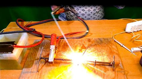Как сделать сварочный аппарат за 11 минут - YouTube