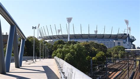 Angry Afl Flans Slam Grand Final Parade Using Boats On The Yarra River Herald Sun