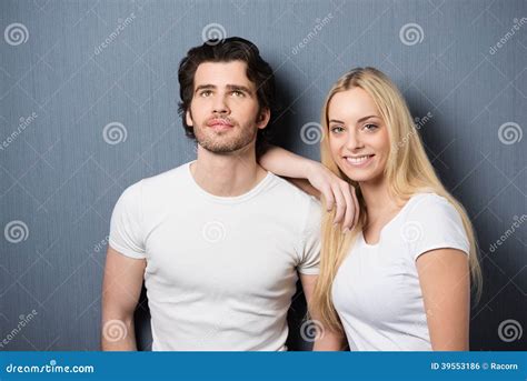 Belle Jeune Femme Blonde Avec Son Mari Photo Stock Image Du Cheveu Attrayant