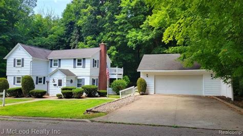 418 Cork Pine Ln Vassar MI 48768 1 Photo Movoto