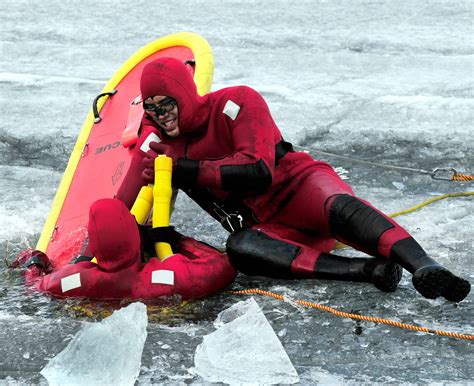 Photo essay: Eielson firefighters train in icy lake > Air Force