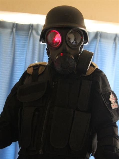 Pin By Steve Anderson On Grit Resident Evil Hunk Gas Mask Resident Evil