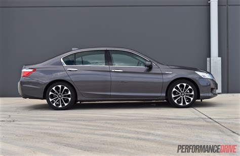 Honda Accord Sport Hybrid review (video) | PerformanceDrive