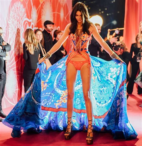 10 Showstopping Moments From The 2015 Victorias Secret Fashion Show