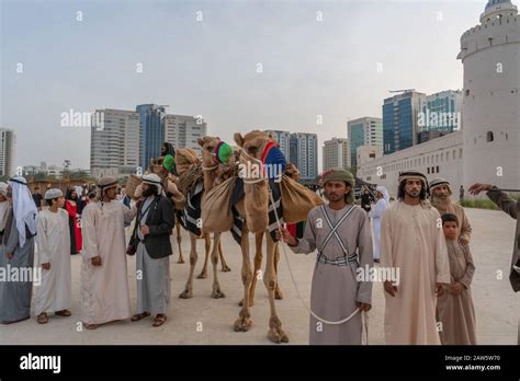 Arabic Men - Arabian and Middle Eastern culture - traditional history cloth - Emirati Men ...