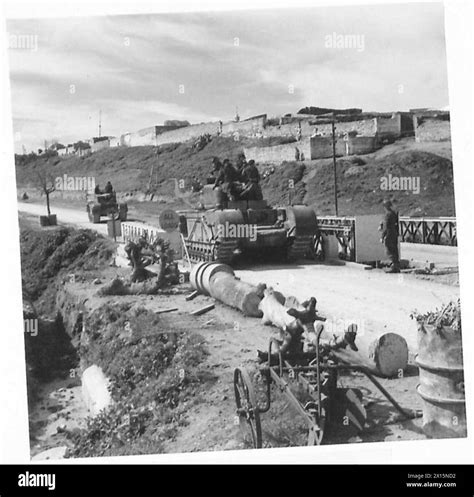 Churchill Tank Tunisia Hi Res Stock Photography And Images Alamy