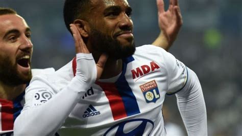 Mercato le frère de Lacazette ne ferme pas la porte au PSG TF1 INFO