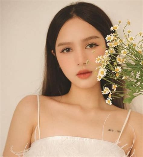 Hot girl x khoe đường cong gợi cảm vì hình xăm siêu nhỏ Người đẹp Việt Giải Trí