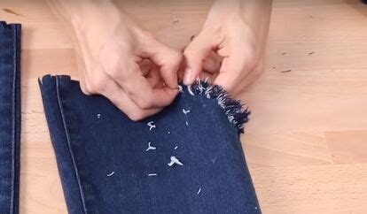 This Is A Guide To Fraying Jeans In Different Ways Learn How To Fray