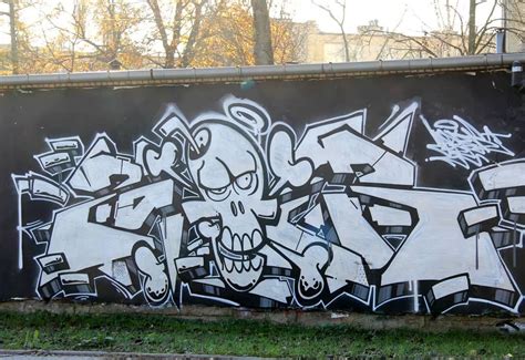 Rap is king#graffiti#warszawa#warsawgraffiti#chrome#style#skull#czaszka ...