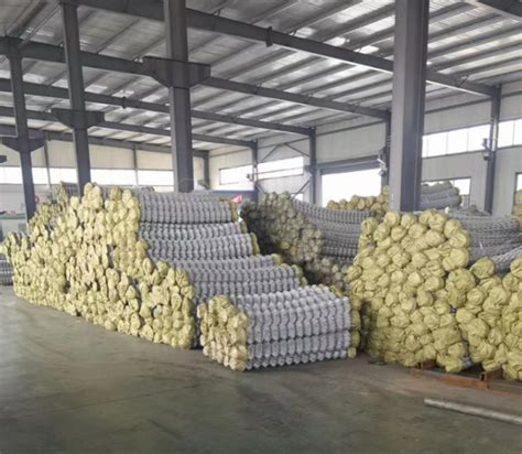1 5m 2 0m Hot Dip Galvanized Chain Link Fence Knuckle Twist Edge