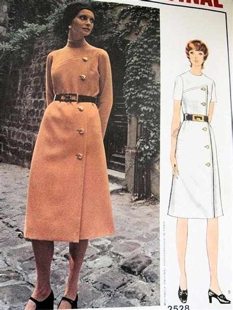 S Molyneux Side Button Dress Pattern Necklines Vogue Paris