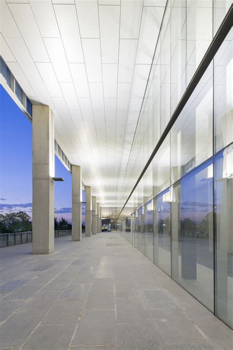 Gallery of Corporative Building Claro Chile / +arquitectos - 15