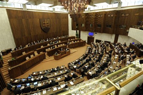 Slovenský parlament schválil výjimku ze zkrácení promlčení některých