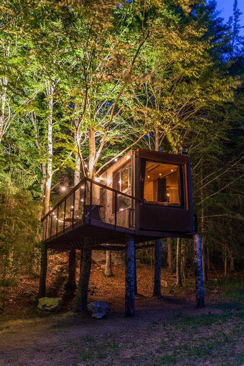 Cabane Perch E La R Silience Cabane Sur Pilotis En Auvergne Rh Ne