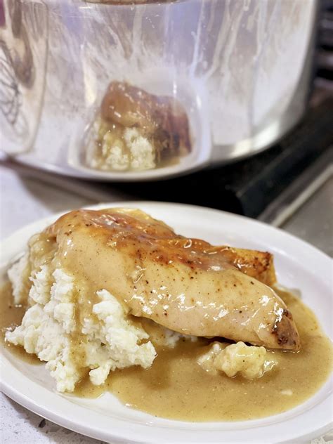 Mashed Potatoes and Pan Gravy - cooking with chef bryan