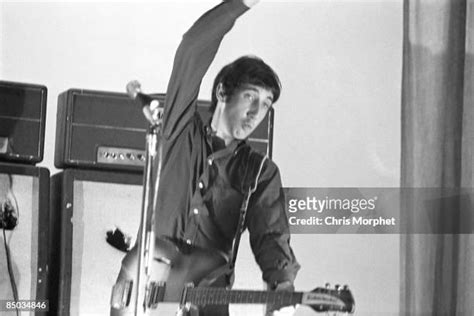 Pete Townshend Windmill Photos and Premium High Res Pictures - Getty Images