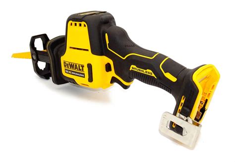 DeWalt DCS369N 3 0ah 18V Piła Szablasta Lisica Qmart pl Profesjonalne