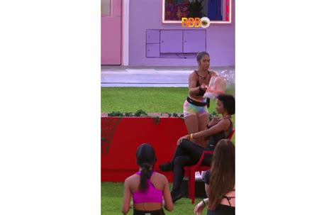 Foto Maria Foi Expulsa Do Bbb Ap S Agredir Nat Lia Um Balde