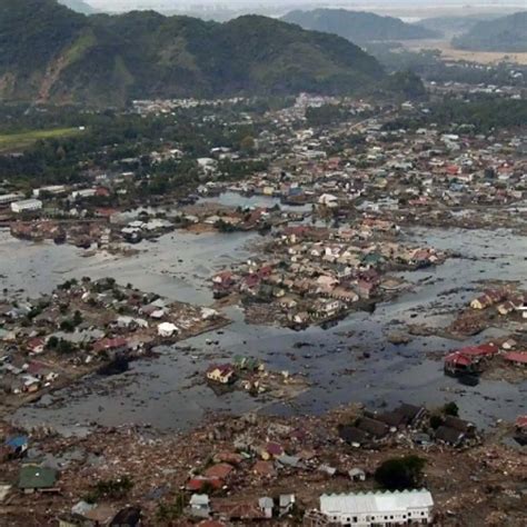 Doğanın Acımasız Yüzü Olan 10 Tsunami Felaketi