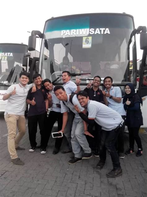 Manfaat Study Tour Menggunakan Bus Menambah Kekompakan