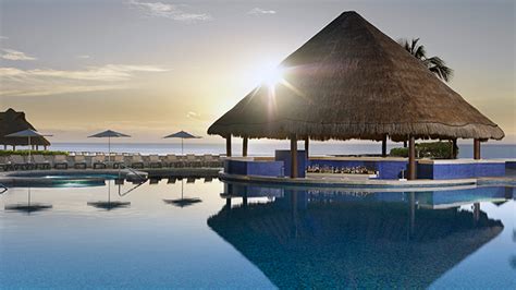 Mexican maestro: holiday like a rock star at the hotel that’s twice as nice