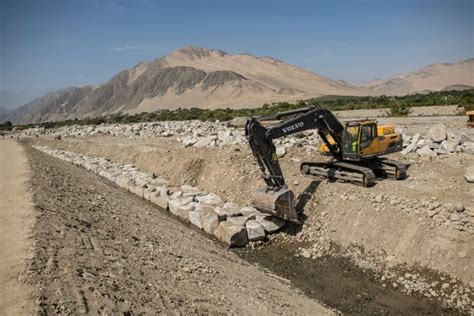 ARCC construyó 85 kilómetros de diques y defensas ribereñas en 14 ríos