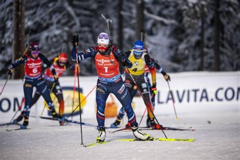 Biathlon Lou Jeanmonnot fait le doublé et remporte la poursuite d