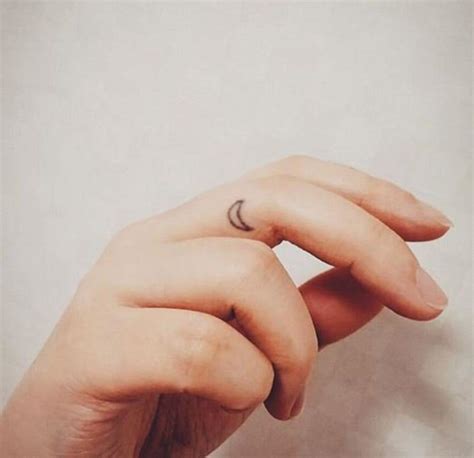 50 Delicate And Tiny Finger Tattoos To Inspire Your First Or Next Body Art