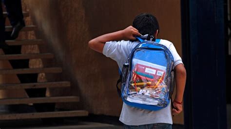 Mochilas Transparentes En Florida Para Frenar A Las Armas De Fuego