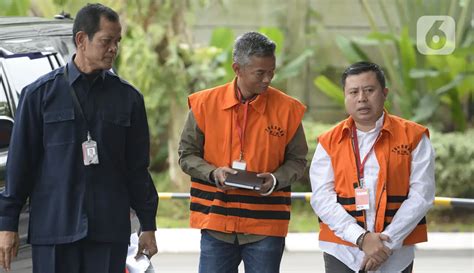 Foto Kpk Kembali Periksa Wahyu Setiawan Dan Saeful Bahri Foto