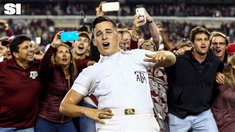 Texas A&M Yell Leaders Are the Most Entertaining College Sports ...