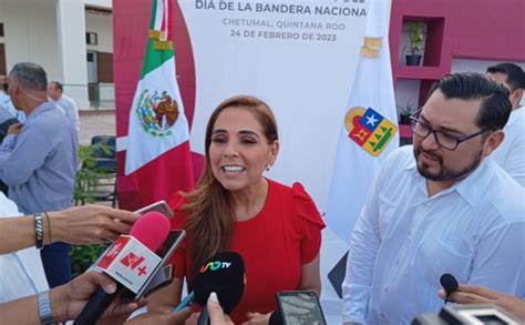 D A De La Bandera Mara Lezama Abandera A Escuelas En Chetumal