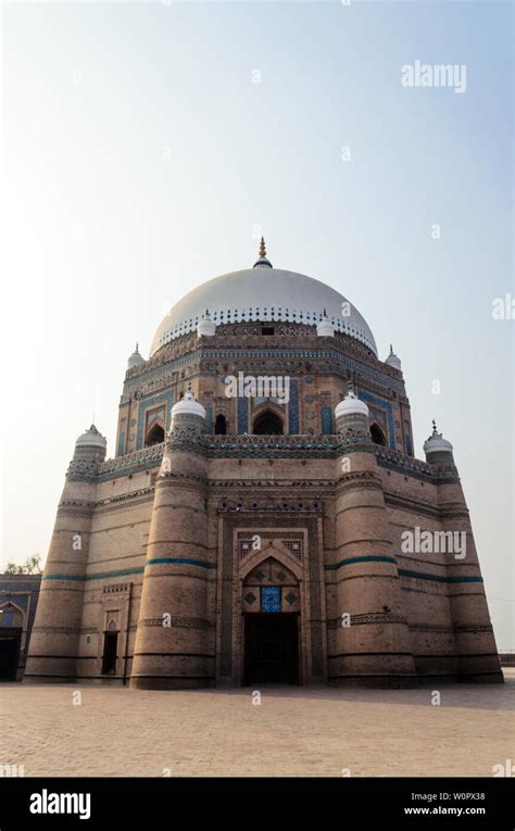 Tomb of Shah Rukn-e-Alam in Multan Pakistan Stock Photo - Alamy