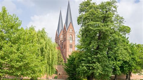 Neuruppin Travel Guide 2024: The Best of Neuruppin | Expedia