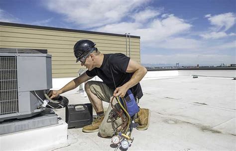 Rooftop maintenance and fall protection | Safety+Health