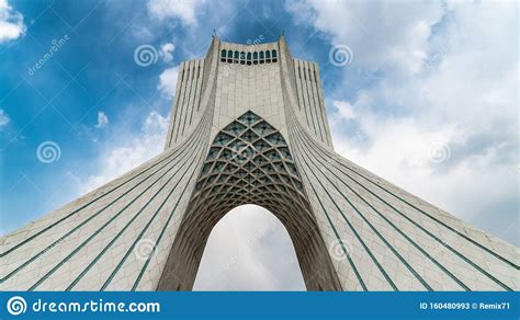 Azadi Turm Auf Dem Azadi Platz In Der Iranischen Hauptstadt Teheran