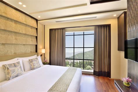 Radisson Srinagar Srinagar - INR 1615 OFF ( ̶9̶5̶0̶0̶ ) 𝐏𝐡𝐨𝐭𝐨𝐬 & 𝐑𝐞𝐯𝐢𝐞𝐰𝐬