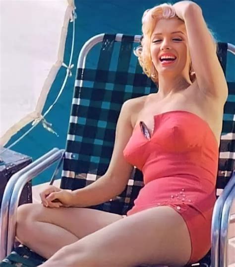 S Murakami On Twitter Rt Marilyndiary Marilyn Monroe Relaxing By