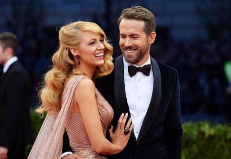 Blake Lively Cant Stop Staring At Naked Boobs After Breaking No