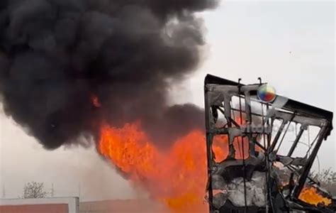 Carreta Pega Fogo Na Rodovia Br Na Sa Da Para Uberaba V Tv