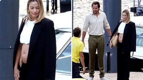 Margot Robbie Est Embarazada De Su Primer Hijo En N Con Tom Ackerley