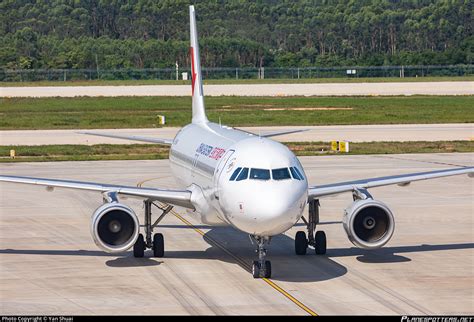 B 9941 China Eastern Airlines Airbus A320 214 WL Photo By Yan Shuai