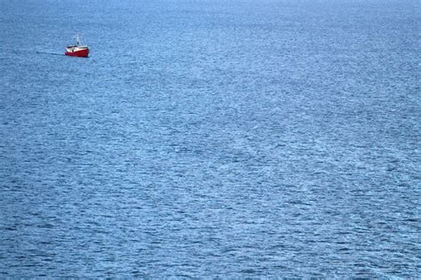 无人横图俯视室外白天旅游度假岛屿海浪海洋美景城市轮船船夏威夷美国景观浪花娱乐自然海水交通工具享受