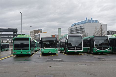 Vier Generationen Auf Einer Linie Mercedes Citaro 808 MAN 828