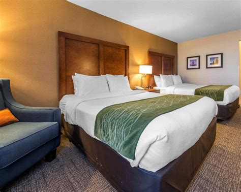 COMFORT INN & SUITES - 48 Photos & 38 Reviews - Hotels - 8051 Peach St ...